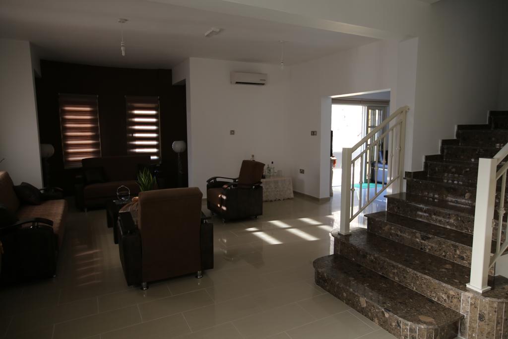 Villa Melyia Kato Pyrgos Rom bilde